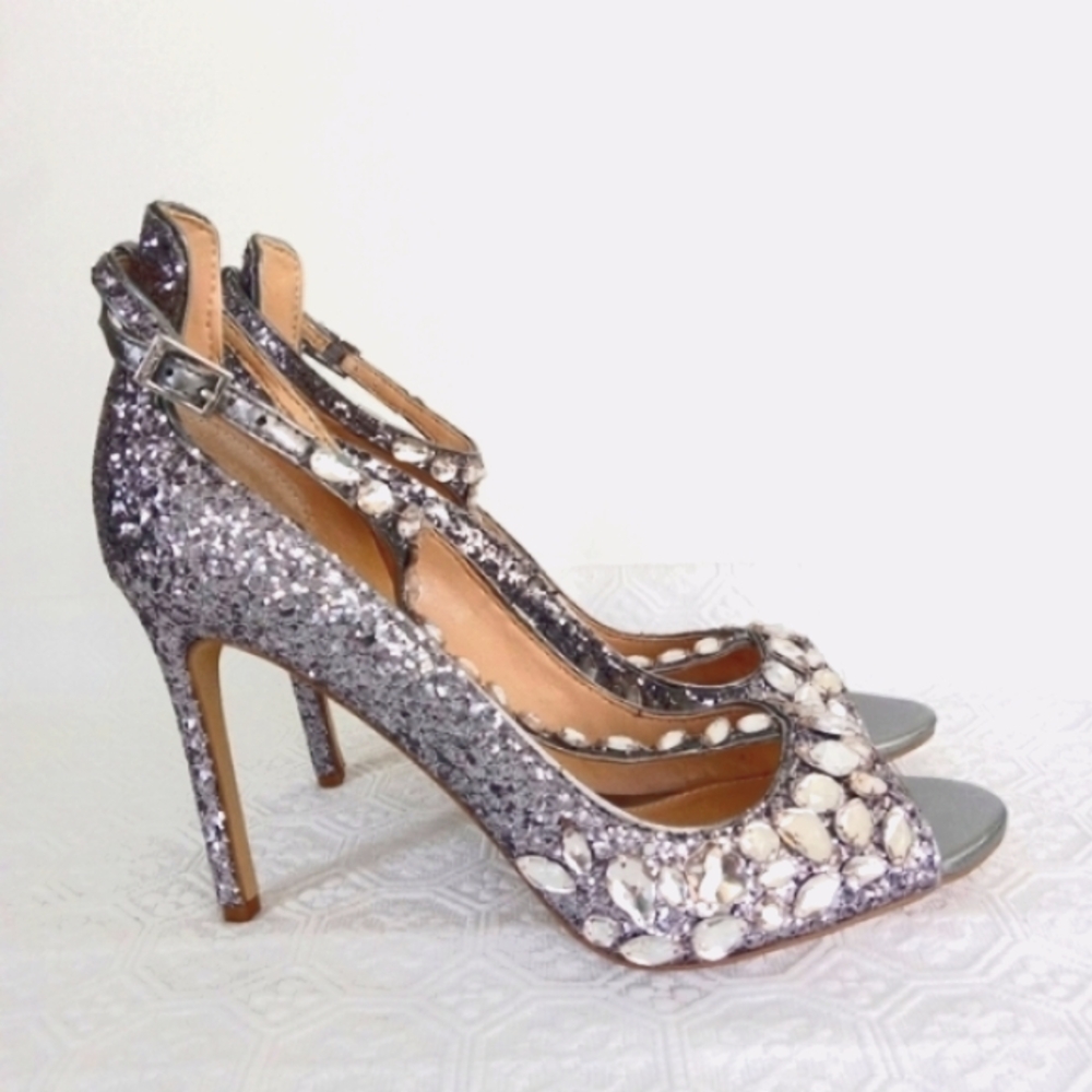 JEWEL BADGLEY MISCHKA Conroy T Strap Evening SandalsWomen's Size 8.5